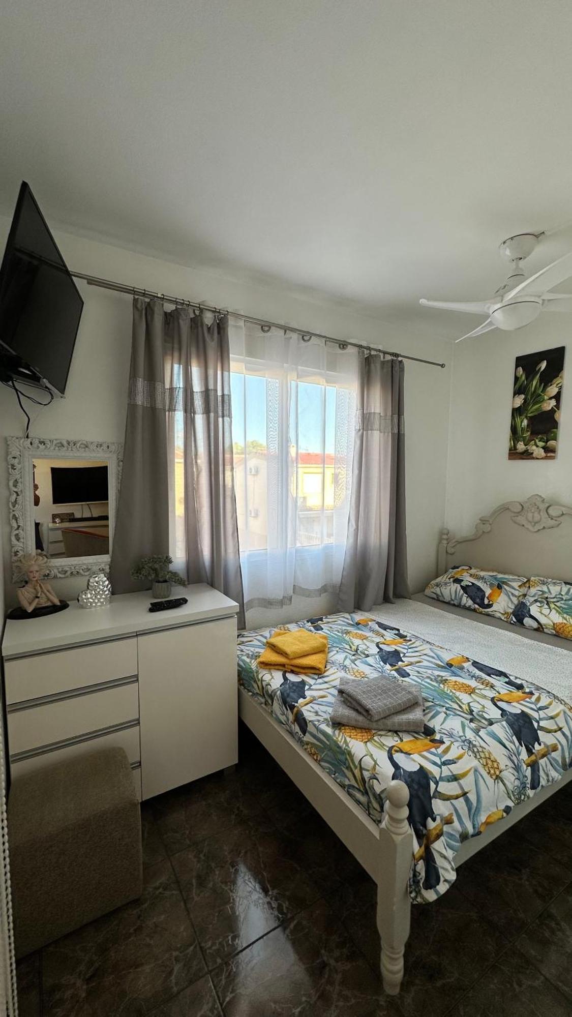 Deluxe - Naufragos -torrevieja Costa Blanca Torrevieja